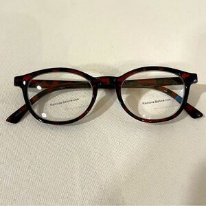 Tortoiseshell and Black reading glasses 2 pairs  +3.25 new in Clinique pouch